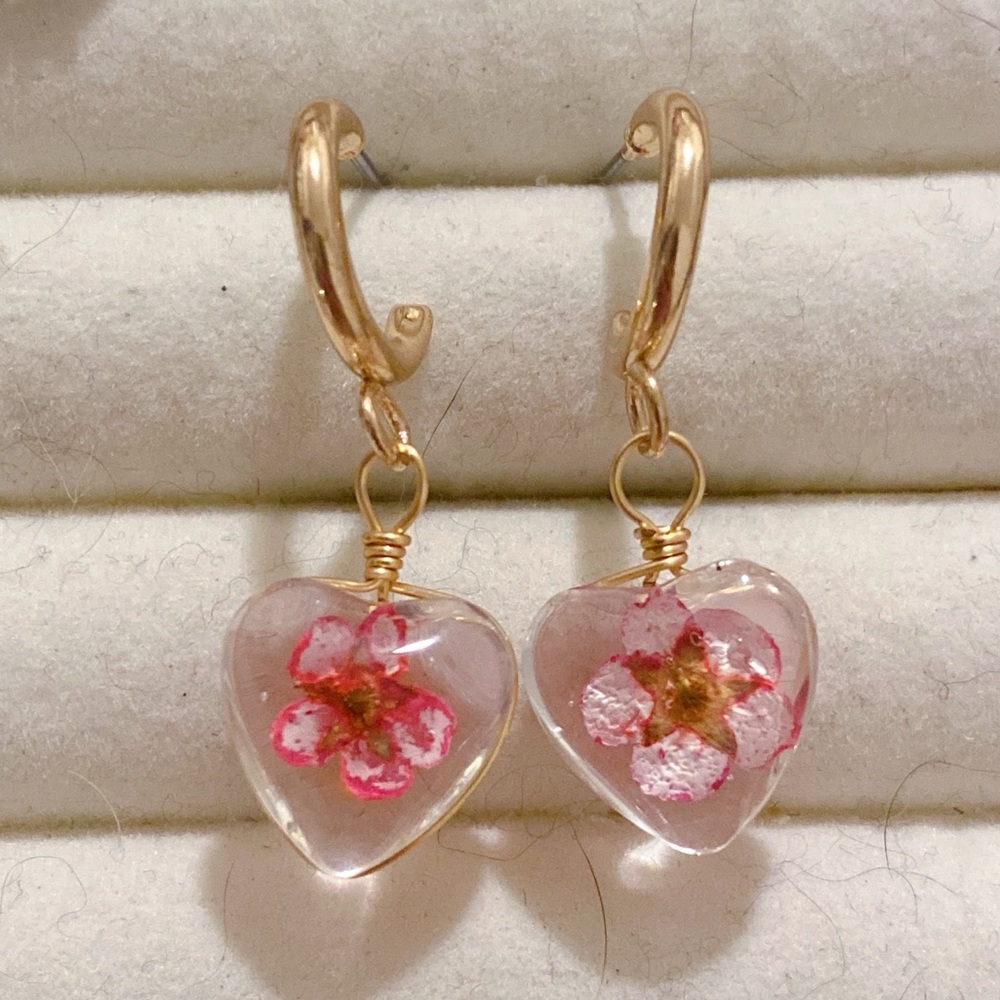 🛍️3/$25🛍️ Gold Heart Drop Earrings with Pink Floral Inlay